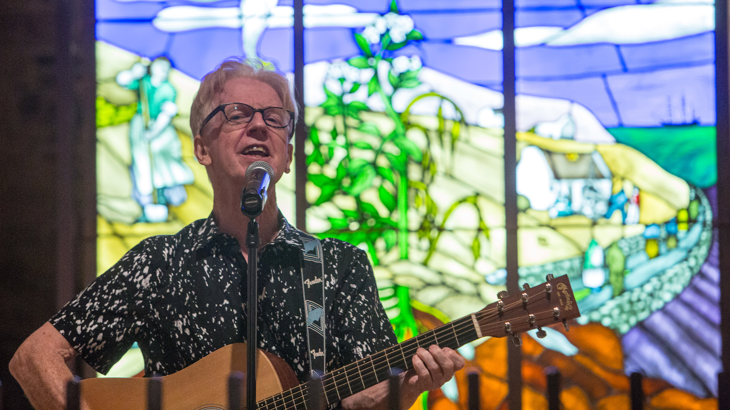 Larry Kirwin, a founding member of the Irish Musical group Black 47, performs his music and reads from his book at Ireland’s Great Hunger Museum during the Rock and Read, a program that combines both music and literature, September 12, 2015 at the museum in Hamden, Conn. (For Quinnipiac University/ Michelle McLoughlin)